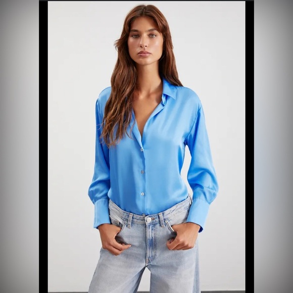 Zara Tops - 🩵FLOWY SATIN EFFECT SHIRT